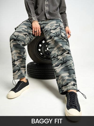 Buy Men's Light Grey Camo Cargo Pants Online at Beyoung