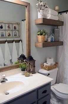 Bathroom Decor Ideas Pictures by Simple Small Bathroom Decor Brings The Ease Inside Of It Bathroom Decor Ideas Pictures