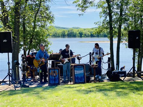 Entertainment- Wisconsin Riverside Resort | Spring Green WI Resort