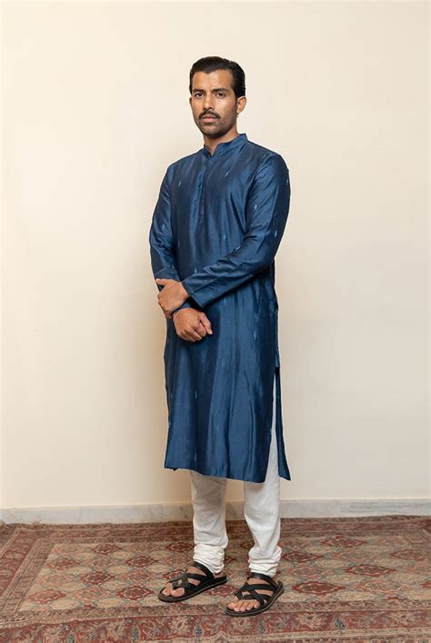 Buy Kurta for Men Online - Ciceroni
