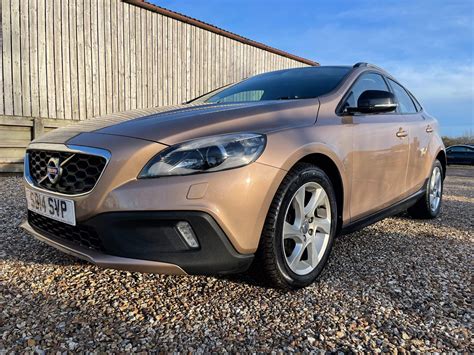 Used Volvo V40 Cross Country 1.6 D2 Lux Powershift Euro 5 (s/s) 5dr 2014 5dr Automatic (SB14SVP ...