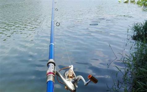 鱼竿特写图片-钓竿上的渔线素材-高清图片-摄影照片-寻图免费打包下载