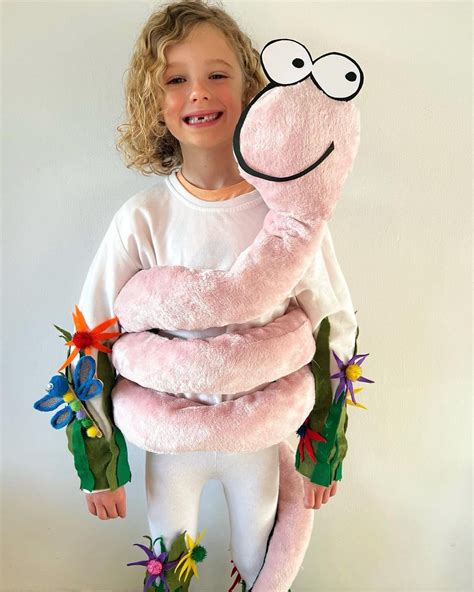 Homemade SUPERWORM Costume | How To Tutorial : r/crafts