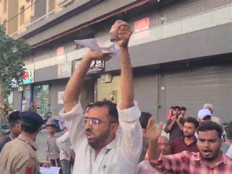 Vijay Shah raised slogans of Murdabad. | BJP મંત્રીના વિવાદિત નિવેદન ...