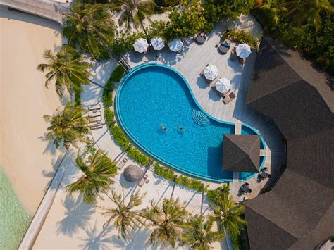 The Centara Collection, Machchafushi Island Resort & Spa Maldives Pool ...