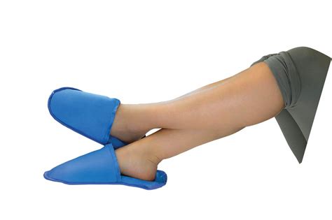 Rapid Relief Hot and Cold Therapy Slippers for Swollen and Painful Feet ...