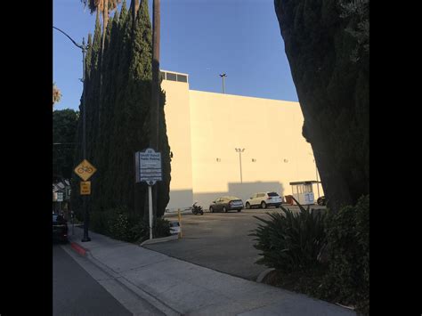 Le Grand Passage - Parking in Beverly Hills | ParkMe