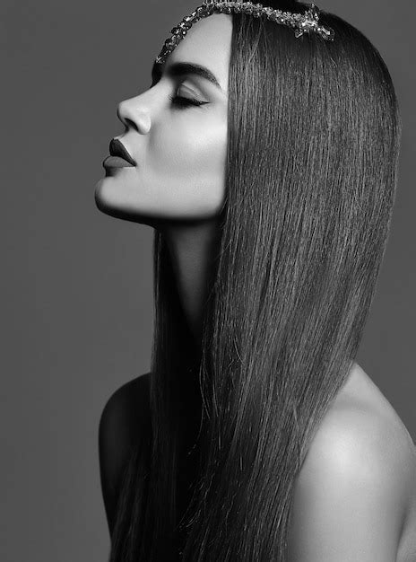 Beautiful black and white girl portrait | Free Photo