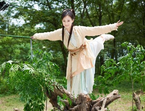 扮演黄蓉的7位演员，朱茵周迅惊为天人，但无争议的第一名却是她_腾讯新闻