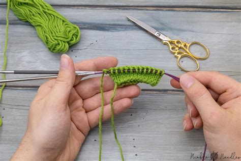 What Is Magic Loop Method in Knitting 的图像结果