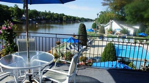 LUAU RESORT (Wasaga Beach, Ontario) - Hotel Reviews & Photos - Tripadvisor