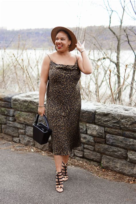 Skims Shapewear Where to Buy 的图像结果