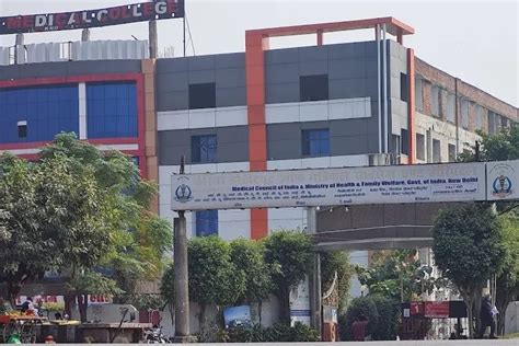 Career Post Graduate Institute of Dental Sciences and Hospital Lucknow ...