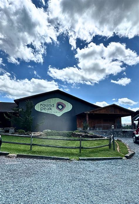 Round Peak Vineyards - Uncovering A Hidden Gem | Life in The RV