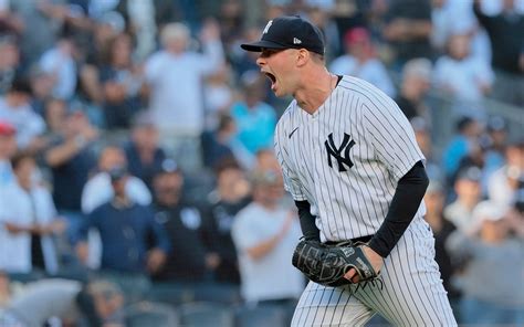 Yankees' Scott Effross escapes trouble to pick up save