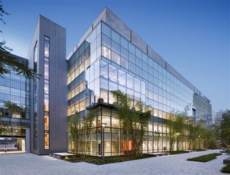 Laboratory Outside View 的图像结果