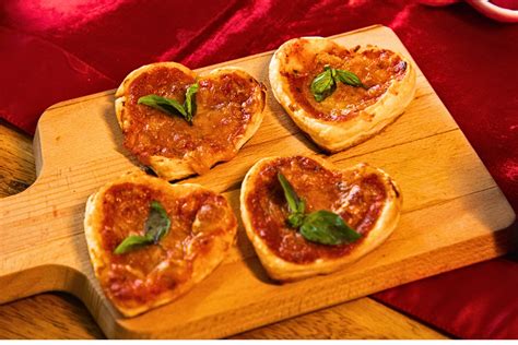 Heart Shaped Pizza Puffs – The Gourmet Jar