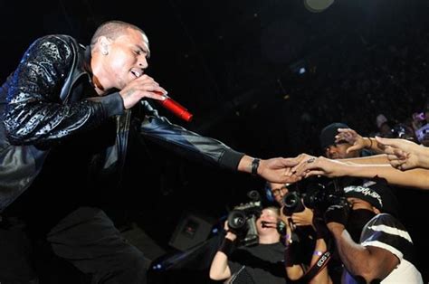 Chris brown performing in front of a live audience! Get tickets to see ...