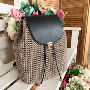 Crochet Backpack Pattern Tutorial 的图像结果