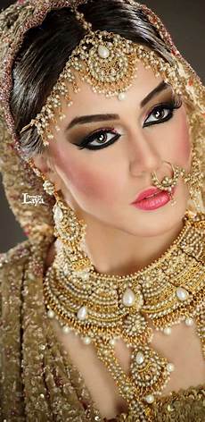 White Wedding Dress With Indian Jewelry by 13 Indian Wedding Jewelries You Should Not Miss Out For White Wedding Dress With Indian Jewelry