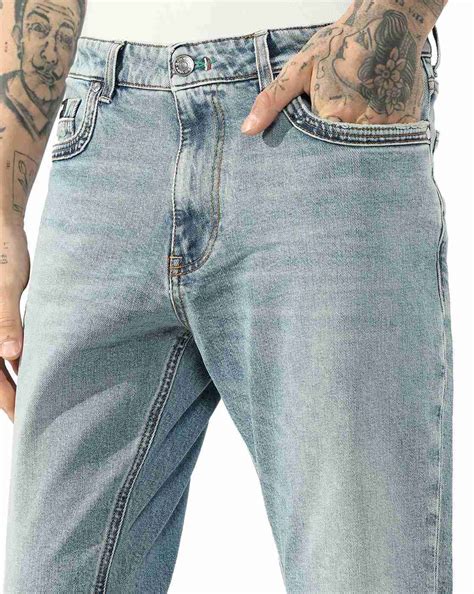 Men's Light Wash Tapered Fit Jeans