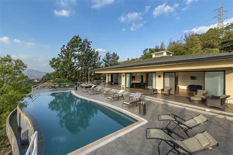 Book These Homestays That Come With Infinity Pools Near Pune | WhatsHot ...