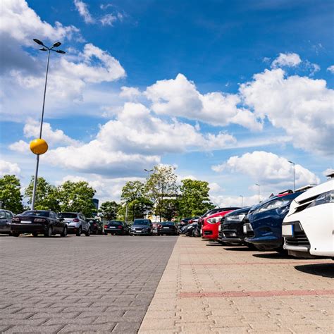 Parking przy lotnisku chopina Warszawa Okęcie