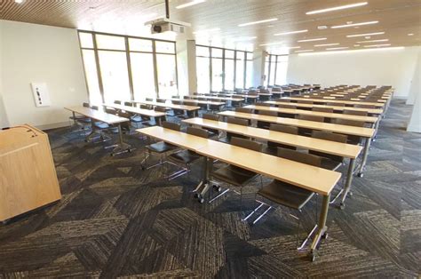 Dundee A1003 | UCR Classrooms