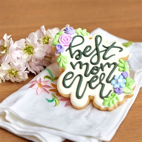 Mother's Day Hand Decorated Cookie - Noe Valley Bakery