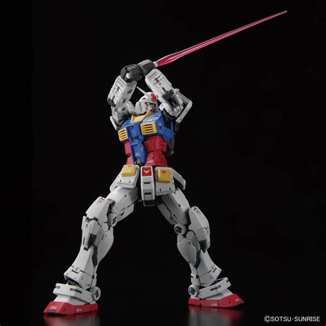 Mobile Suit Gundam - RX-78-2 Gundam RG 1/144 Scale Model Kit (Ver.2.0 ...