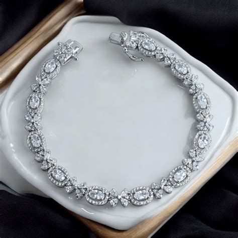 Oval Shape Bracelet – Silver Attractions