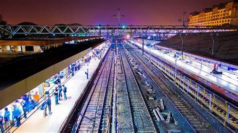 Pune Railway Station Local Train 的图像结果
