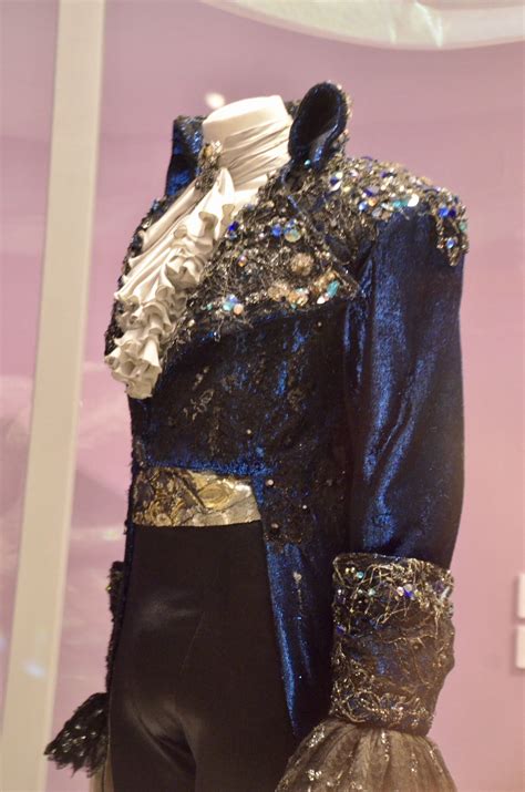 Labyrinth dress – Artofit