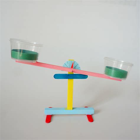 瓦楞纸板制作玩具帽子 儿童玩具帽手工制作教程_爱折纸网
