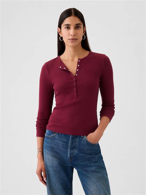 Modern Rib Henley T-Shirt | Henley shirt women, Gap outfits women ...