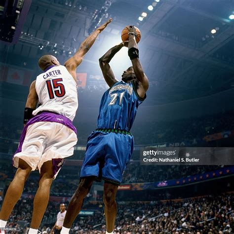 Kevin Garnett of the Minnesota Timberwolves shoots a jump shot... News ...