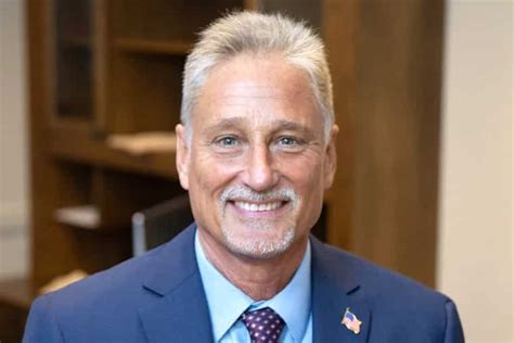 Politician with Police Office 的图像结果