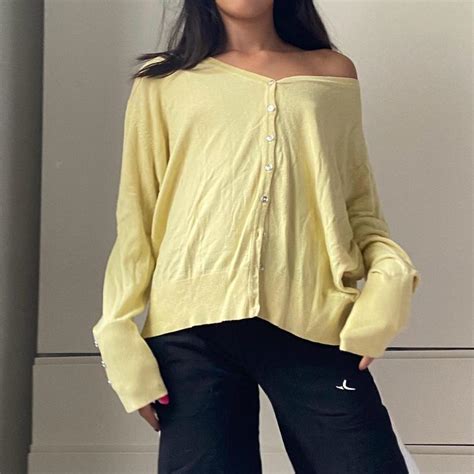 Pale yellow cardigan top! Says large but fits 6-12... - Depop