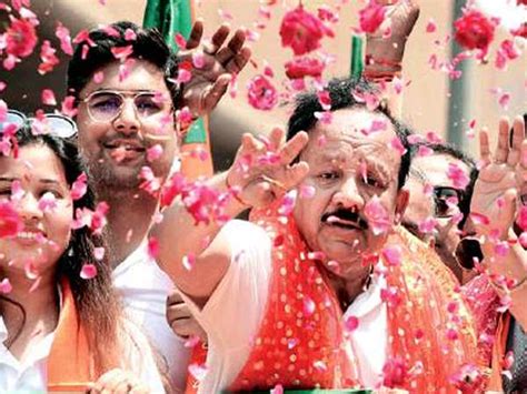 Three BJP and six AAP candidates file papers in contrasting fashion ...