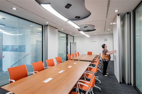 Modern and timeless office interior | Partitions and movable walls