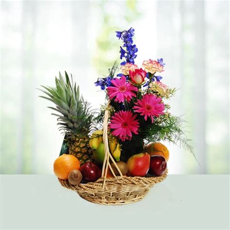 Send Flowers with Fruits Basket Online | Phoolwala