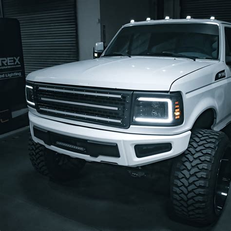 92-96 Ford OBS F-Series/Bronco LUXX-Series LED Projector Headlights ...