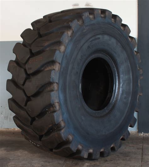 29.5R25 USED MICHELIN XLD D2 A * L-5 TL 65MM 68% 4C13-250 2X REP + COSM ...