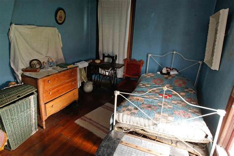 I Spent the Night in the Infamous Villisca Axe Murder House — This Is ...