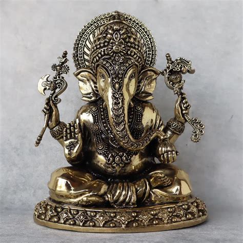 Gifting a Ganesha Idol: A Blessing for New Beginnings – Satguru's
