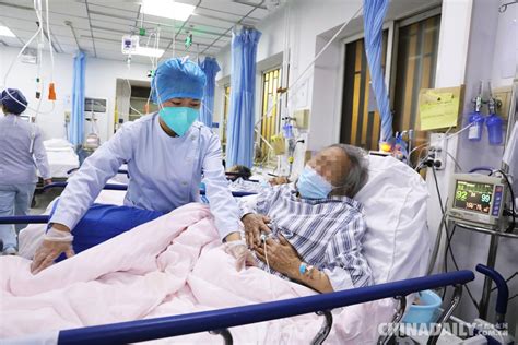 北京：新冠疫情下的急诊室 - 中国日报网
