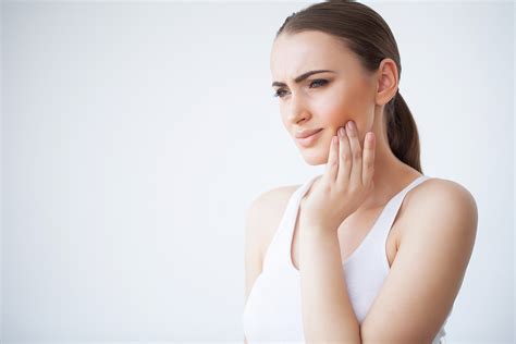 Throbbing Tooth Pain That Comes and Goes: What Causes a Pulsating Toothache?