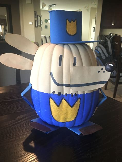 Dog man pumpkin book project | Pumpkin books, Character pumpkins, Book ...