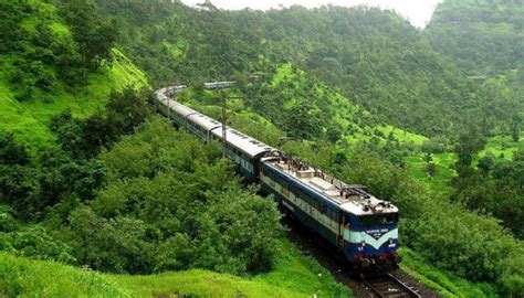 Goa Trains : चिंताच मिटली; वीकेंडला सहज गोवा गाठता येणार, कोणत्या ट्रेन ...