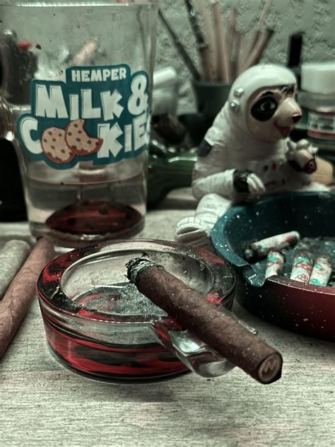 A little rolling/packing/smoking therapy this morning. I like variety ...